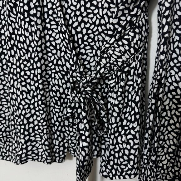Talbots Women’s Faux Wrap Blouse Size XL Black White Long Sleeve New - Picture 3 of 9